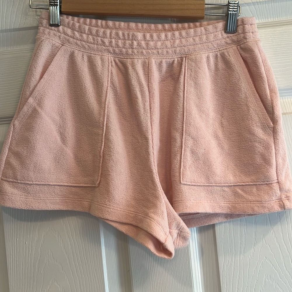 LOVE by Gap brand size M elastic waist shorts